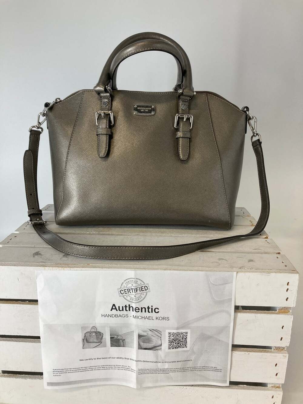 MICHAEL KORS, PUTER METALIC SAFFIANO LEATHER CROSSBODY BAG